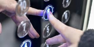 Tekan Semua Tombol Saat Lift Jatuh Bisa Menyelamatkan Nyawa Anda? Mitos atau Fakta?